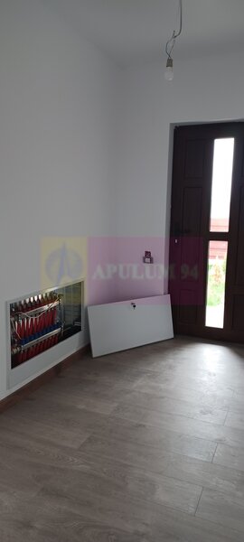 Sabareni, casa noua, 3 camere, 2 bai, bucatarie, terasa, pivnita