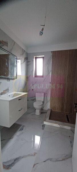Sabareni, casa noua, 3 camere, 2 bai, bucatarie, terasa, pivnita