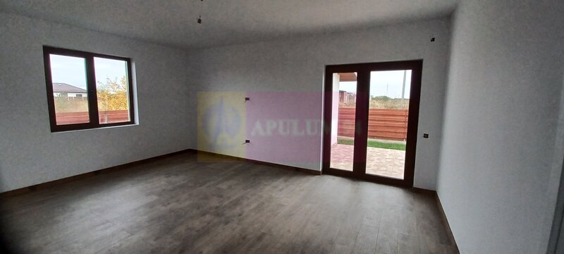 Sabareni, casa noua, 3 camere, 2 bai, bucatarie, terasa, pivnita